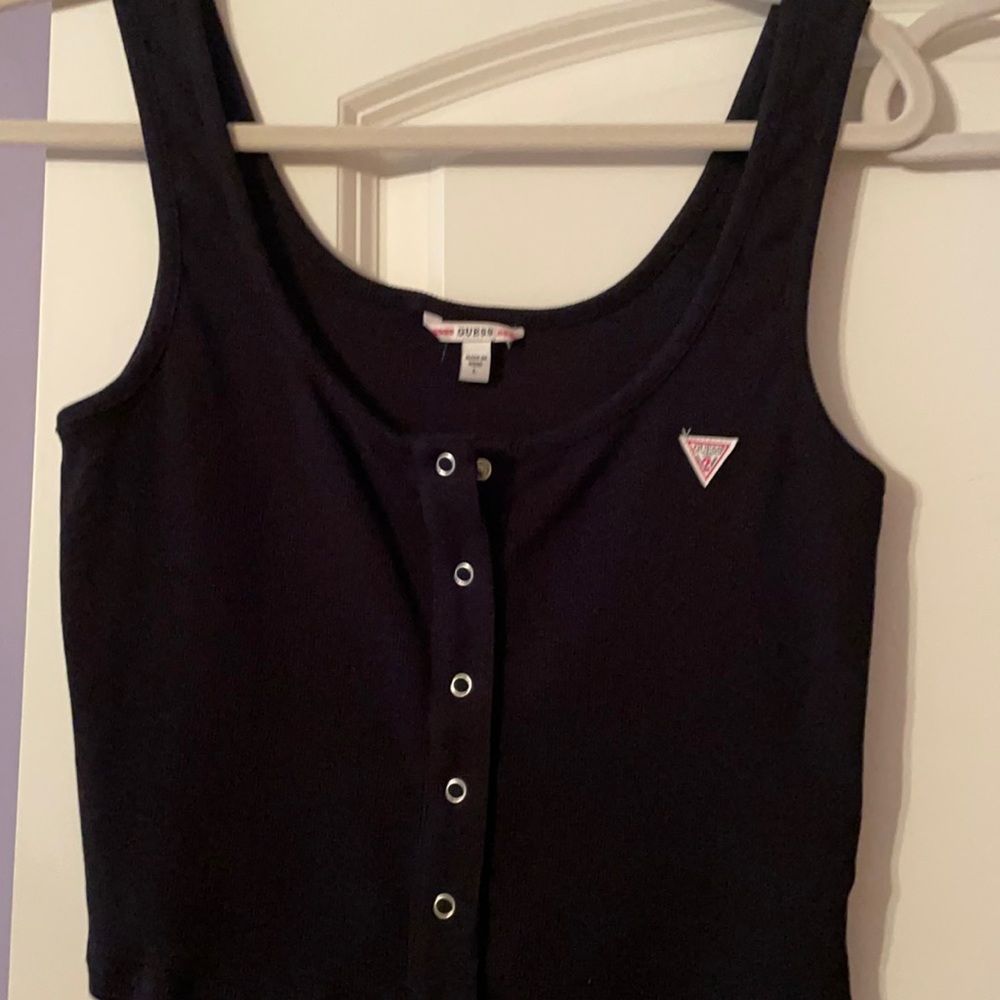 Cropped tank tops. Guess. Size L